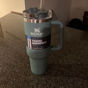 stanley 40oz travel quencher